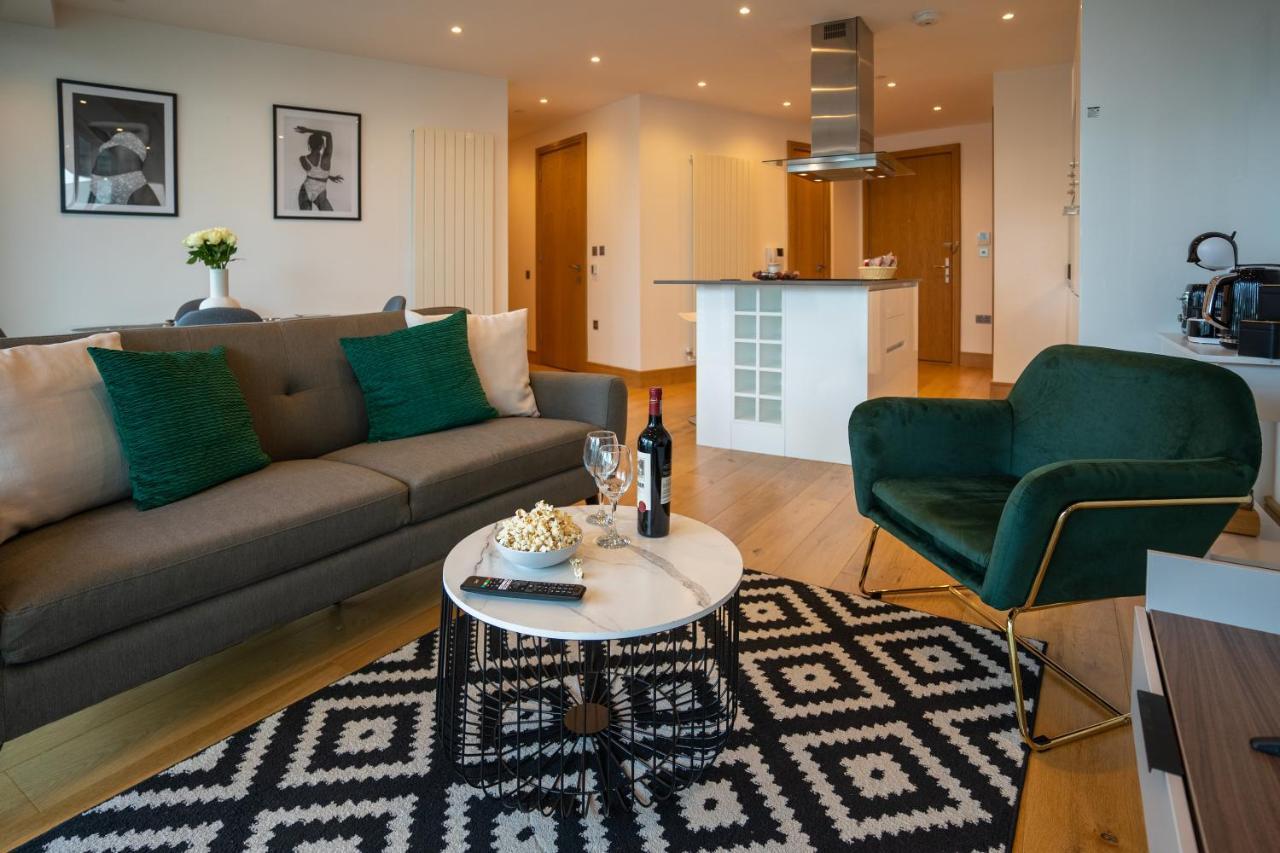 Canary Wharf Luxury Flat W/ View & Terrace Londra Esterno foto